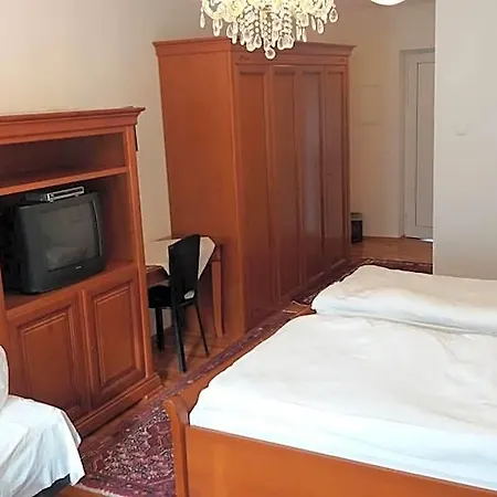 Hotel - 