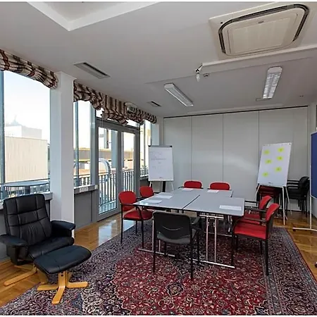 Hotel - 